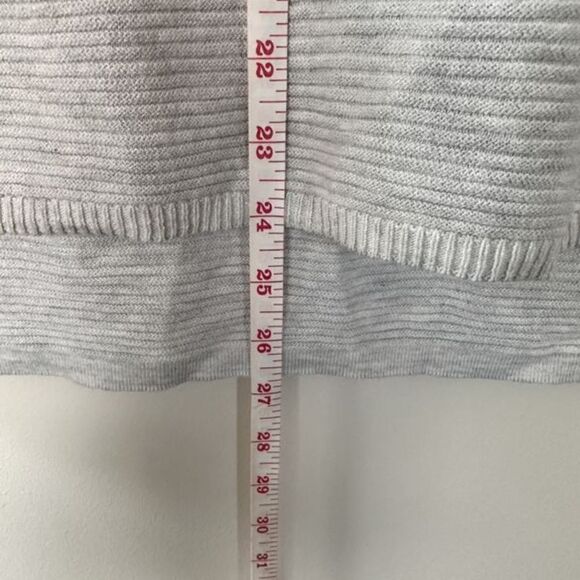 Cynthia Rowley Ribbed Active Knit Neutral Turtleneck Pullover M - Picture 6 of 10